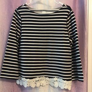 GAP Beautiful Women’s Sweater